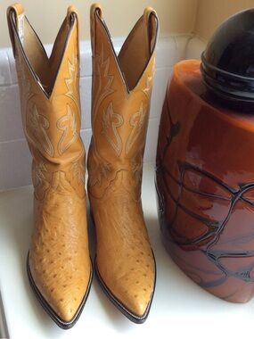 Men's Classic Western Cowboy Boots in Tan/Yellow Leather Leather